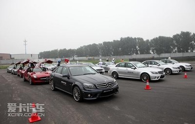 AMG與杜卡迪強(qiáng)強(qiáng)聯(lián)手，開啟極致駕駛培訓(xùn)新篇章